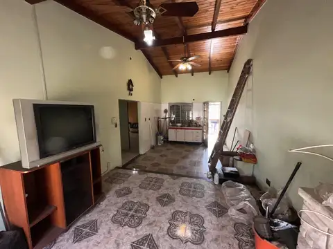 Casa 6 ambientes con 3 baños