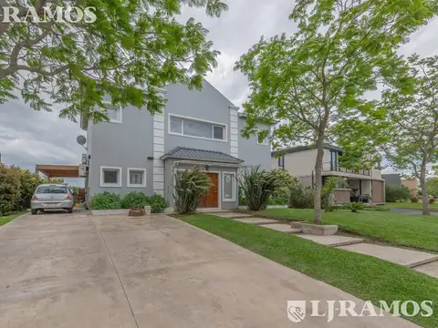 Casa en Venta con 1 cochera