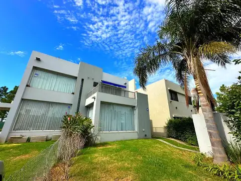 Venta conjunta 2 duplex.  Piscina en  Barrio Abierto Cantegril IDEAL INVERSIONISTA