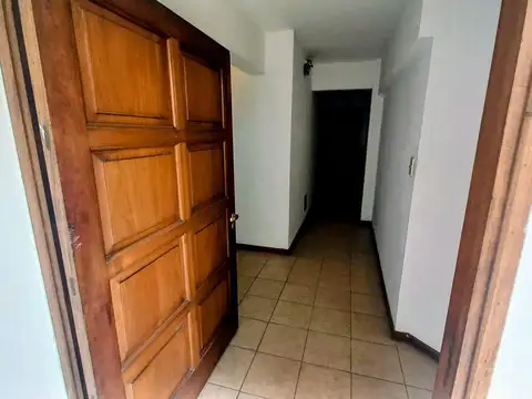 Av. Espora 700, Piso 1