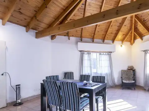 CASA 4 AMB EN VENTA EN LUIS GUILLON CON GRAN PATIO