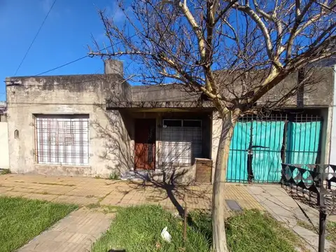 VENTA CASA MALAVER 700, HAEDO. OPORTUNIDAD