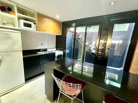 Avenida Mariano Acosta 1500