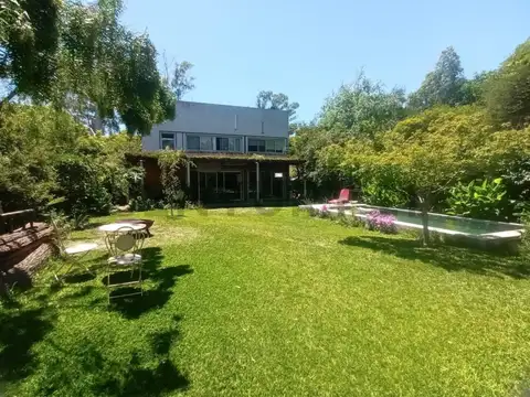 Casa 5 Ambientes con pileta y parque – La Bota Benavidez