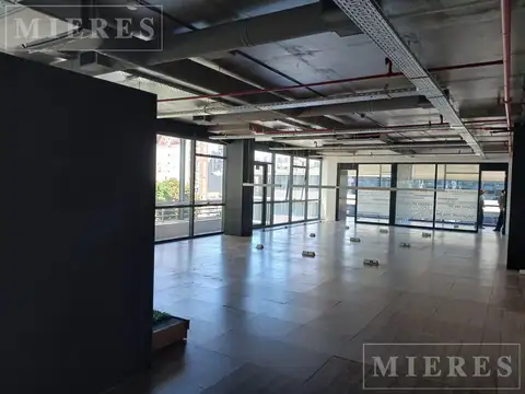 Libertador al 100 (Vte López - Al Río) 4° Piso - 216m2 Oficina en Alquiler