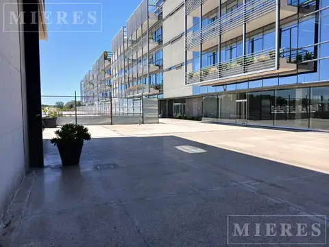 Libertador al 100 (Vte López - Al Río) 4° Piso - 216m2 Oficina en Alquiler