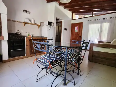 Casa 2 ambientes con 1 baño