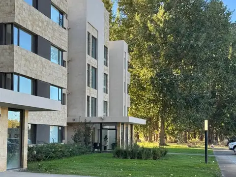 Avenida Plottier 1000