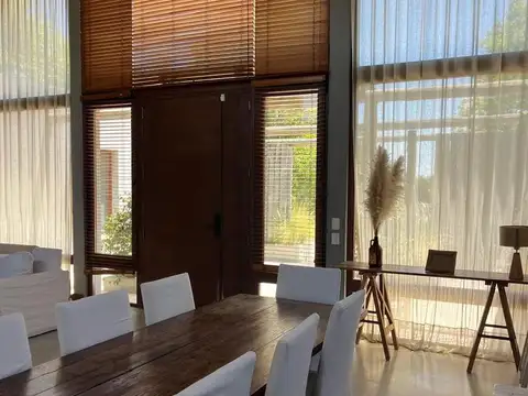 Casa en Alquiler de 4 dormitorios