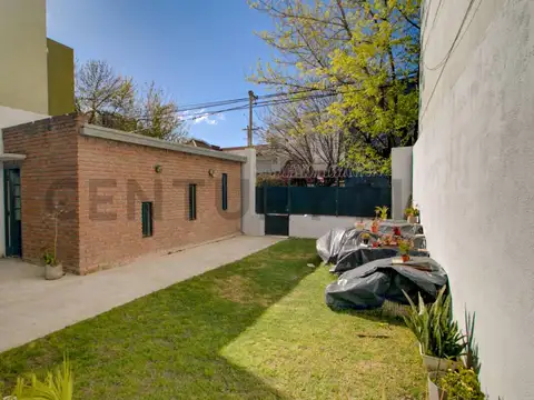 Casa 5 ambientes con 1 baño