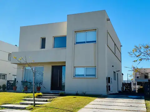 Castaños - Nordelta 300