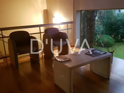 Casa 6 ambientes con 4 baños