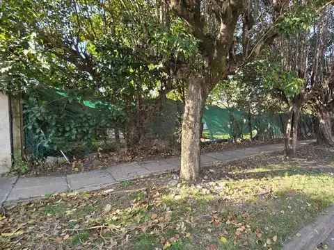 Terreno en Venta en Castelar, USD 240.000