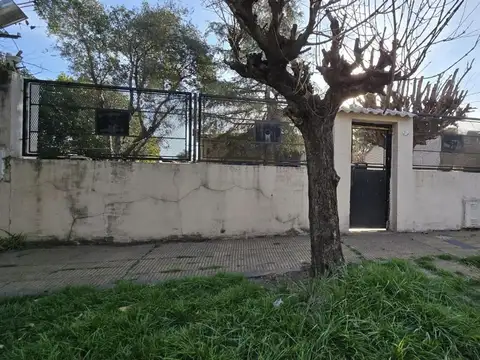 Terreno en Venta en Castelar, USD 240.000