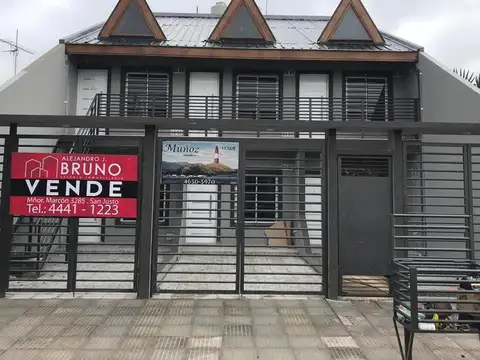 DEPARTAMENTO 2 1/2 AMB - PLANTA BAJA - AL FRENTE CON COCHERA Y PATIO