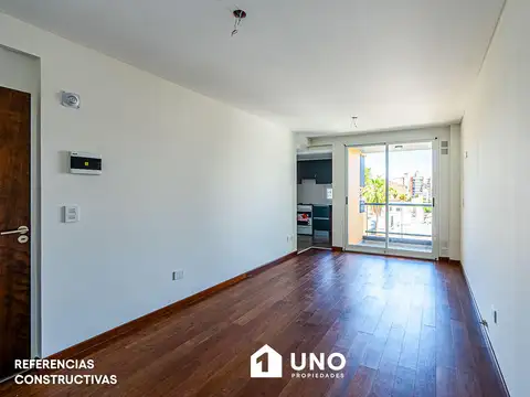 San Juan y 1º de Mayo - Amplio Dpto de 2 Dormitorios. Cochera disponible.