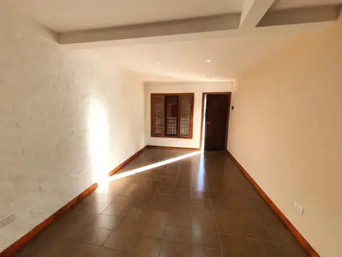 Casa 3 ambientes con 2 baños