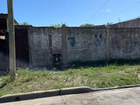 Terreno en Venta en Villa Luzuriaga, USD 54.000