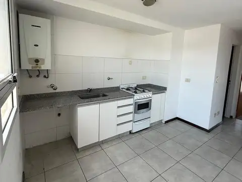 Departamento en Alquiler en Abasto, $ 450.000