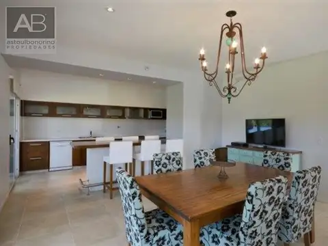 Casa en Venta en Countries y Barrios Cerrados en Bella Vista, USD 695.000