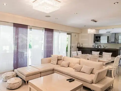 Casa en Venta de 5 dormitorios