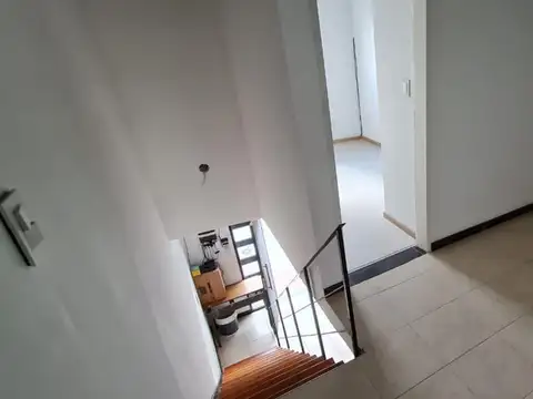 Depto Tipo Casa en Venta 8 años