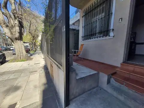 Casa en Venta Sobre Lote Propio en Belgrano Chico * 3 Ambientes Ideal Reciclar y Ampliar!