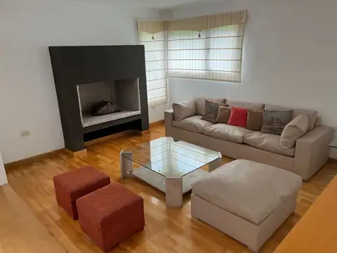 Casa 5 ambientes con 4 baños
