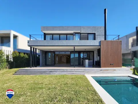 Casa en Alquiler 1 año