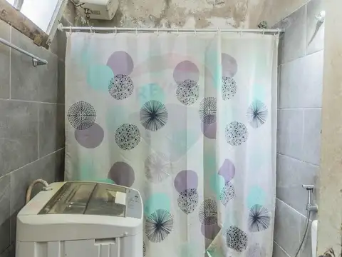 Casa 7 ambientes con 2 baños