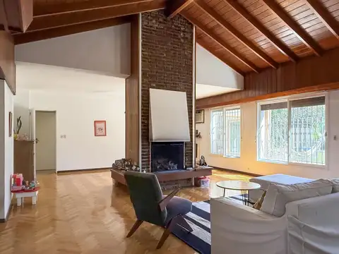 Casa 5 ambientes con 2 baños