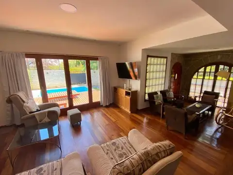 Chalet en alquiler temporario en barrio Los Troncos