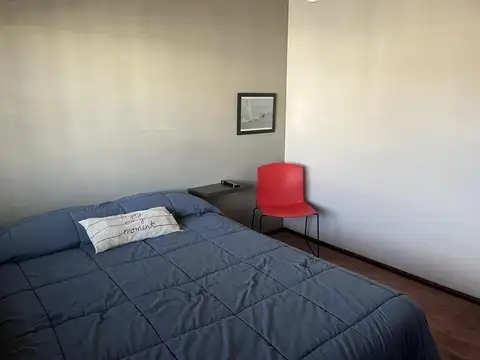 Casa 8 ambientes con 2 baños