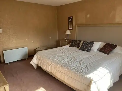 Venta Casa en Martínez con Pileta, Quincho, 7 Ambientes, 3 Baños APTO CRÉDITO