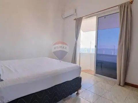 Venta de casa 4 dorm. frente Rambla del Cerro