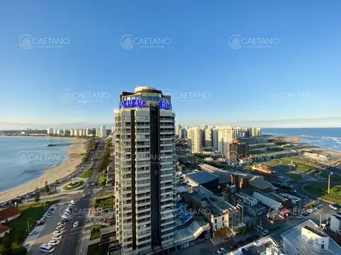 Venta apartamento 3 dormitorios, piso alto, Torre tradicional en Punta del Este
