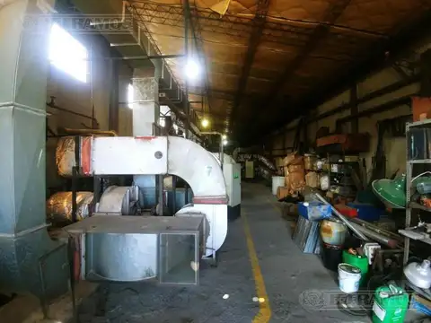 Depósito en Venta en  Caseros