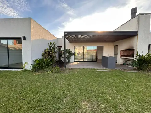 Casa en Venta en Santo Tomas, USD 182.000