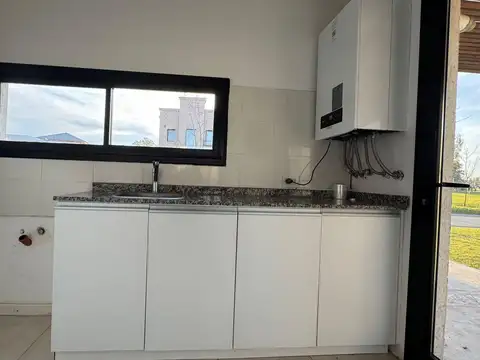 Casa en Venta al Oeste