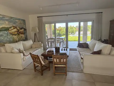 Casa en Alquiler Temporal al Este