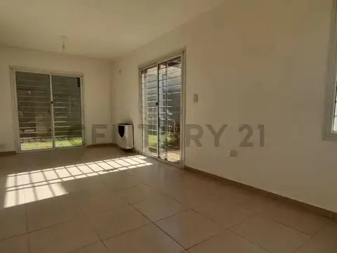 VENTA - Duplex en Villa Allende - 2 Dorm. - Cochera (housing)
