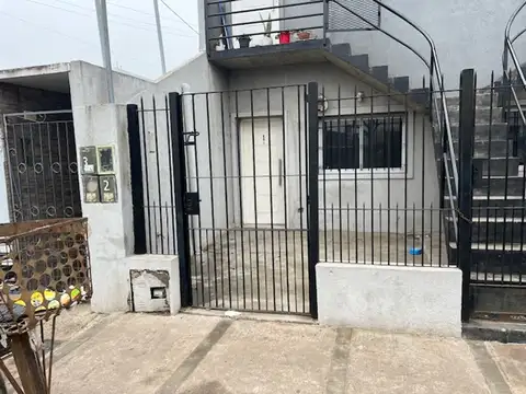 PH, individual,patio propio, Gas,alquiler-Zeballos