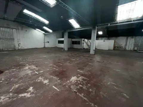 Gral lopez y Jujuy galpón en venta Maciel