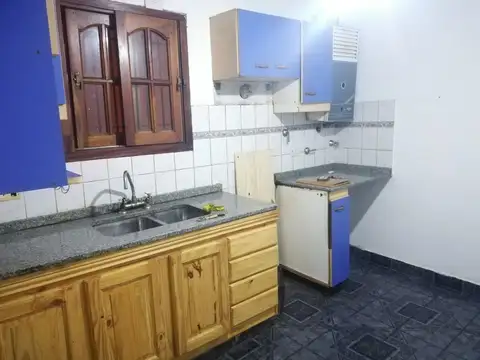 Casa en Alquiler con 1 cochera