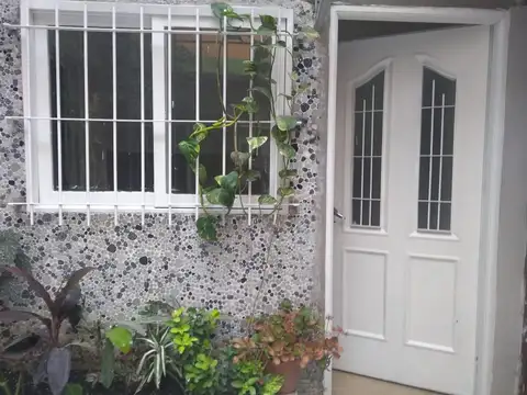 Depto Tipo Casa en Alquiler de 1 dormitorio