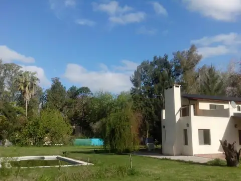 Casa 5 ambientes con 3 baños