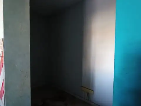 Local en Alquiler en Bernal Oeste, $ 800.000