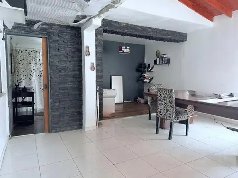 VENTA CASA 3 AMBIENTES CON PH DE 3 AMB EL PALOMAR