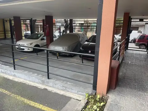 Departamento dos ambientes con cochera venta Moron