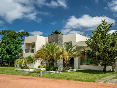 CASA EN VENTA EN BARRIO CERRADO BOULEVARD PARK